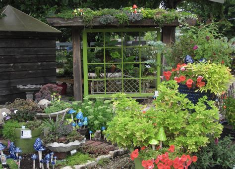 The growing place - Growing for the Future with Right Plants… Growing Place Choice plants are strong performers year after year, staying attractive with less maintenance when planted in the right place. They’re a mix of natives, nativars, perennials, trees and shrubs chosen by our knowledgeable and experienced staff, and they’re perfect for all …